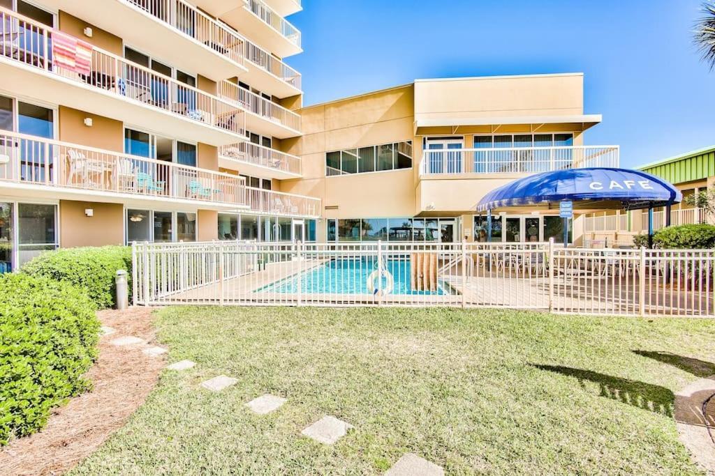 Pelican Beach Resort-Walkout Unit-On The Beach Дестин Екстериор снимка