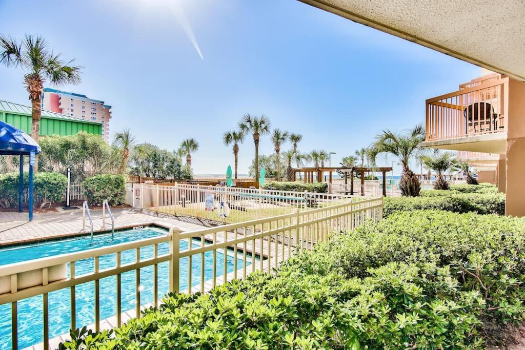 Pelican Beach Resort-Walkout Unit-On The Beach Дестин Екстериор снимка