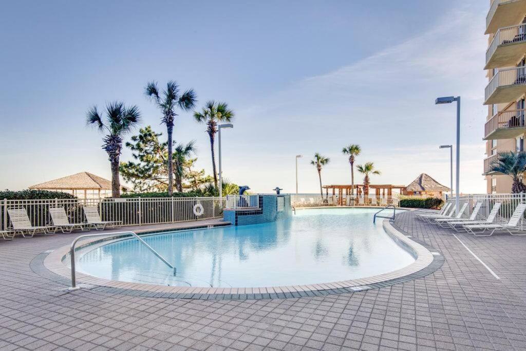 Pelican Beach Resort-Walkout Unit-On The Beach Дестин Екстериор снимка